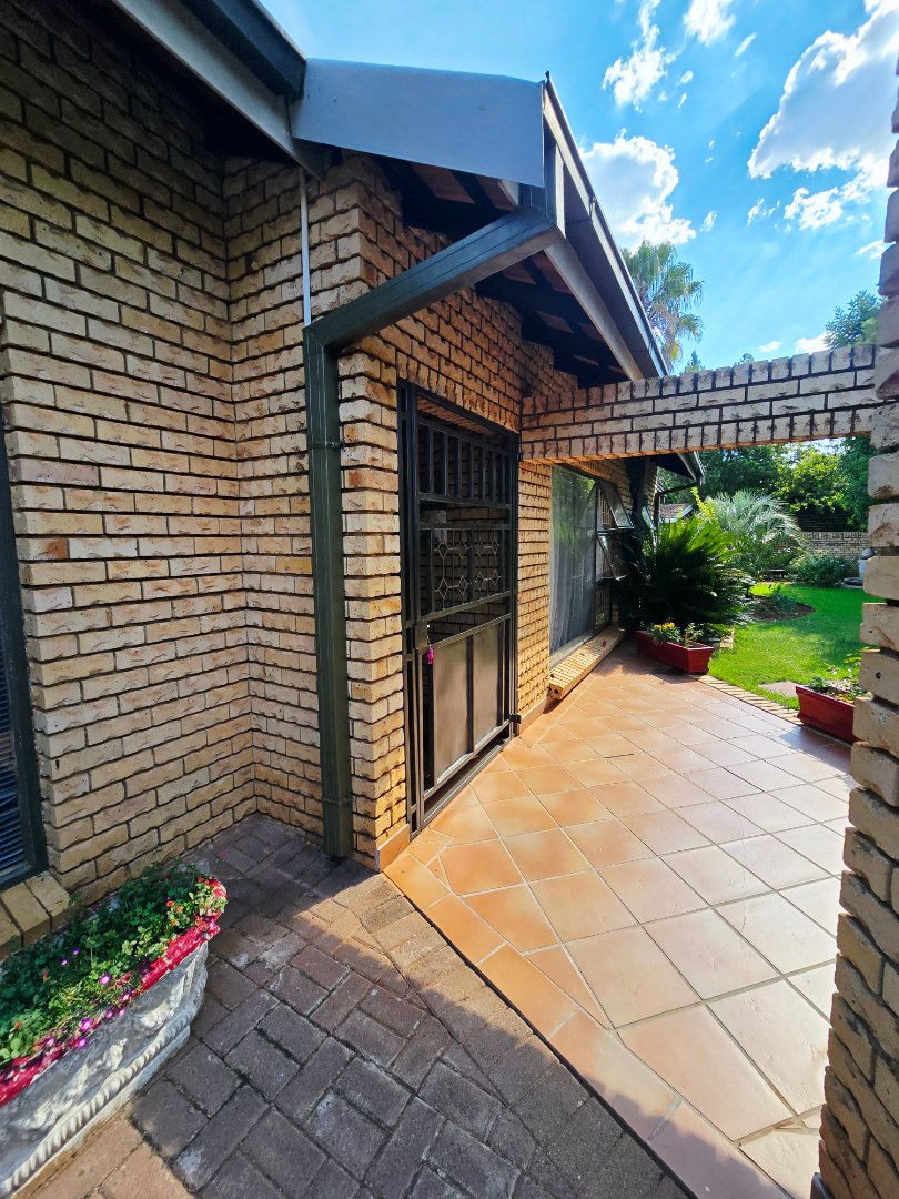 4 Bedroom Property for Sale in Flamwood North West